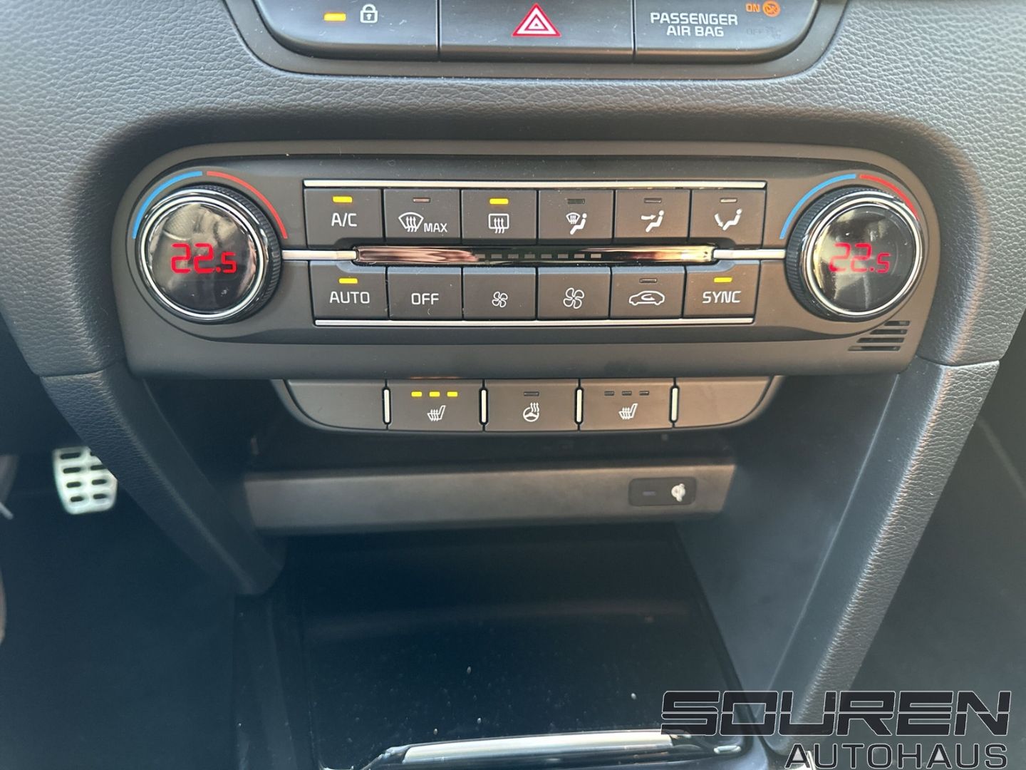 Fahrzeugabbildung Kia Ceed 1.5 T-GDI GT-Line GLASDACH TEC-& LED-Paket