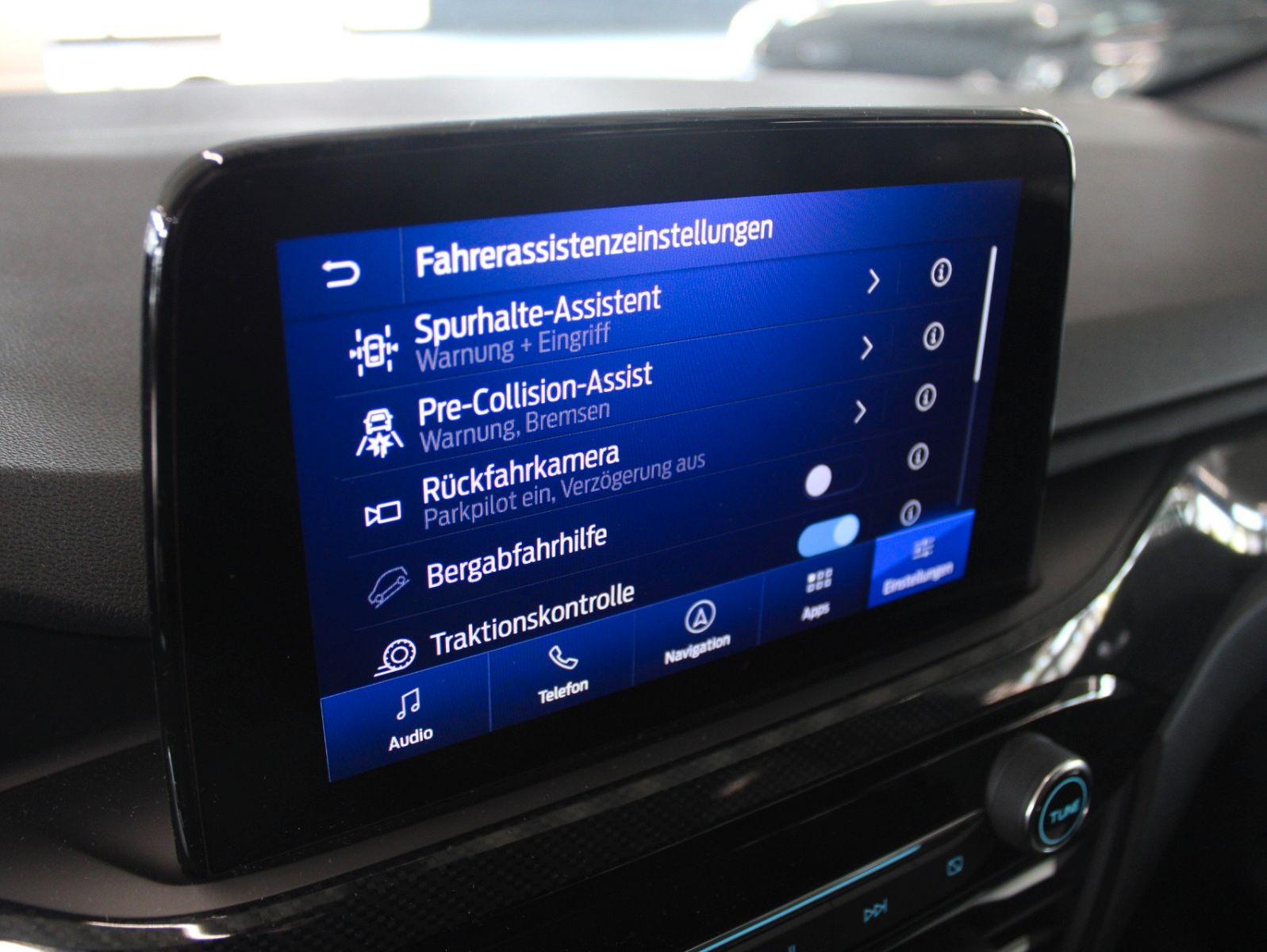 Fahrzeugabbildung Ford Kuga 2.5 PHEV ST-Line Aut. Panodach WinterPaket