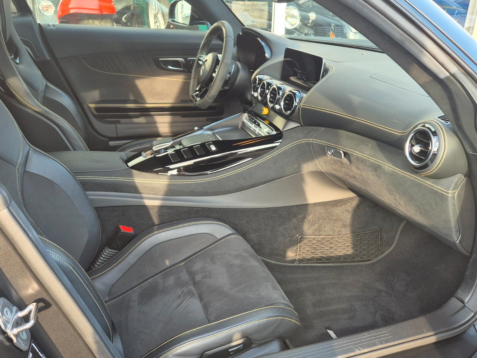 Fahrzeugabbildung Mercedes-Benz AMG GT R Designo Magno/Carbon/Burmester/1A