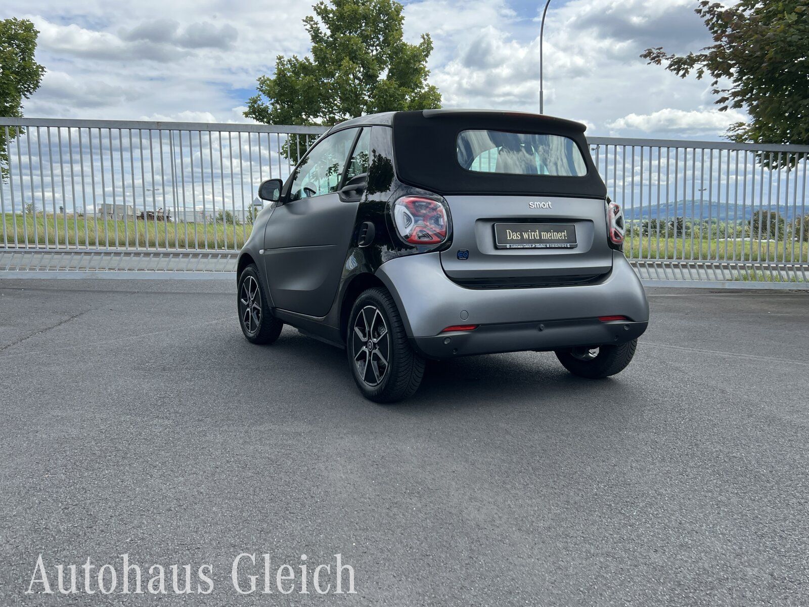 Fahrzeugabbildung Smart smart EQ fortwo cabrio Klima/LED/JBL Soundsystem