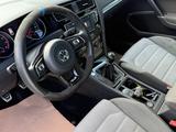 Volkswagen Golf VII Lim. Highline BMT 1 Hand 150PS - mit Benzin-Antrieb: Weiß, Panorama-Dach, Limousine