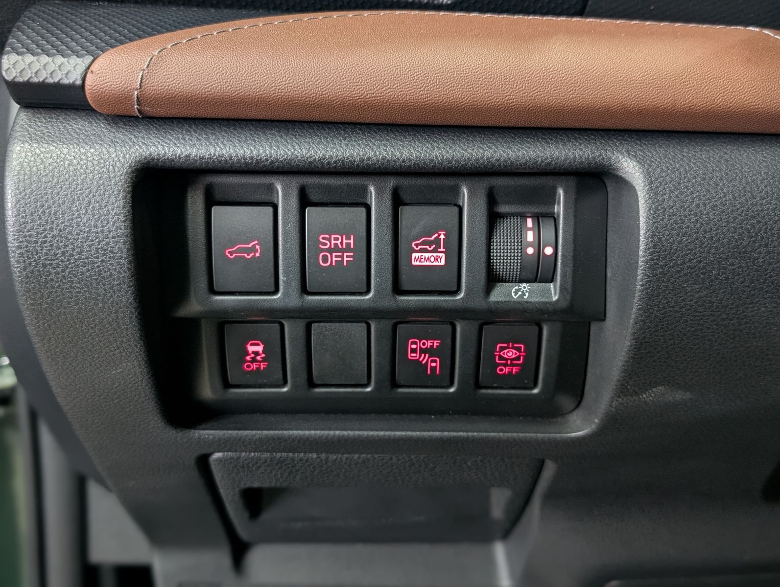 Fahrzeugabbildung Subaru Forester 2.0ie MHEV PLATINUM ACC LED PANO LEDER