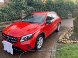 Mercedes-Benz GLA 220 d 4MATIC DCT -Night Paket - rote Mercedes-Benz GLA 220