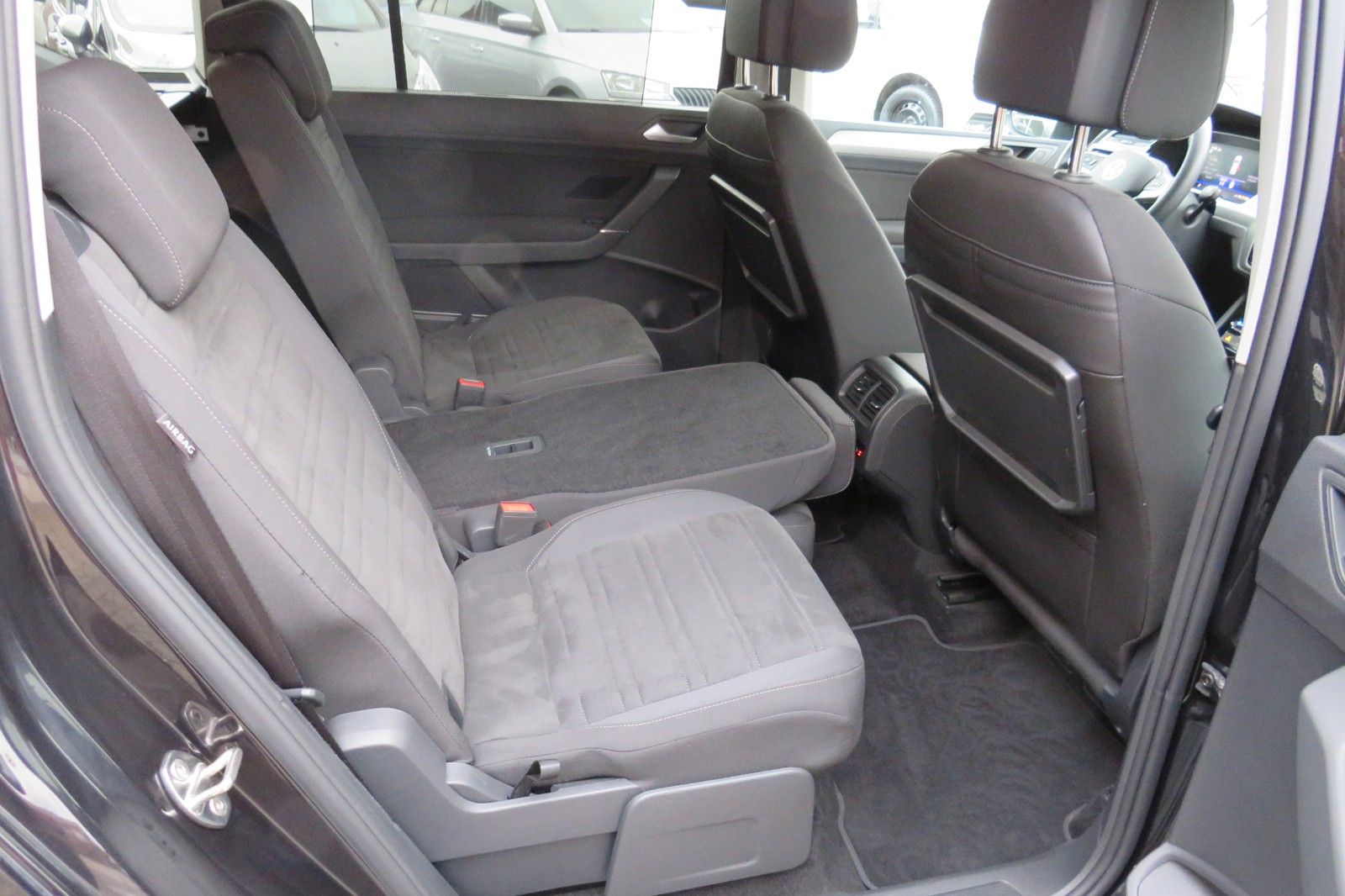 Fahrzeugabbildung Volkswagen Touran Comfort DSG AHK 7-SITZE KAMERA LED 1.H