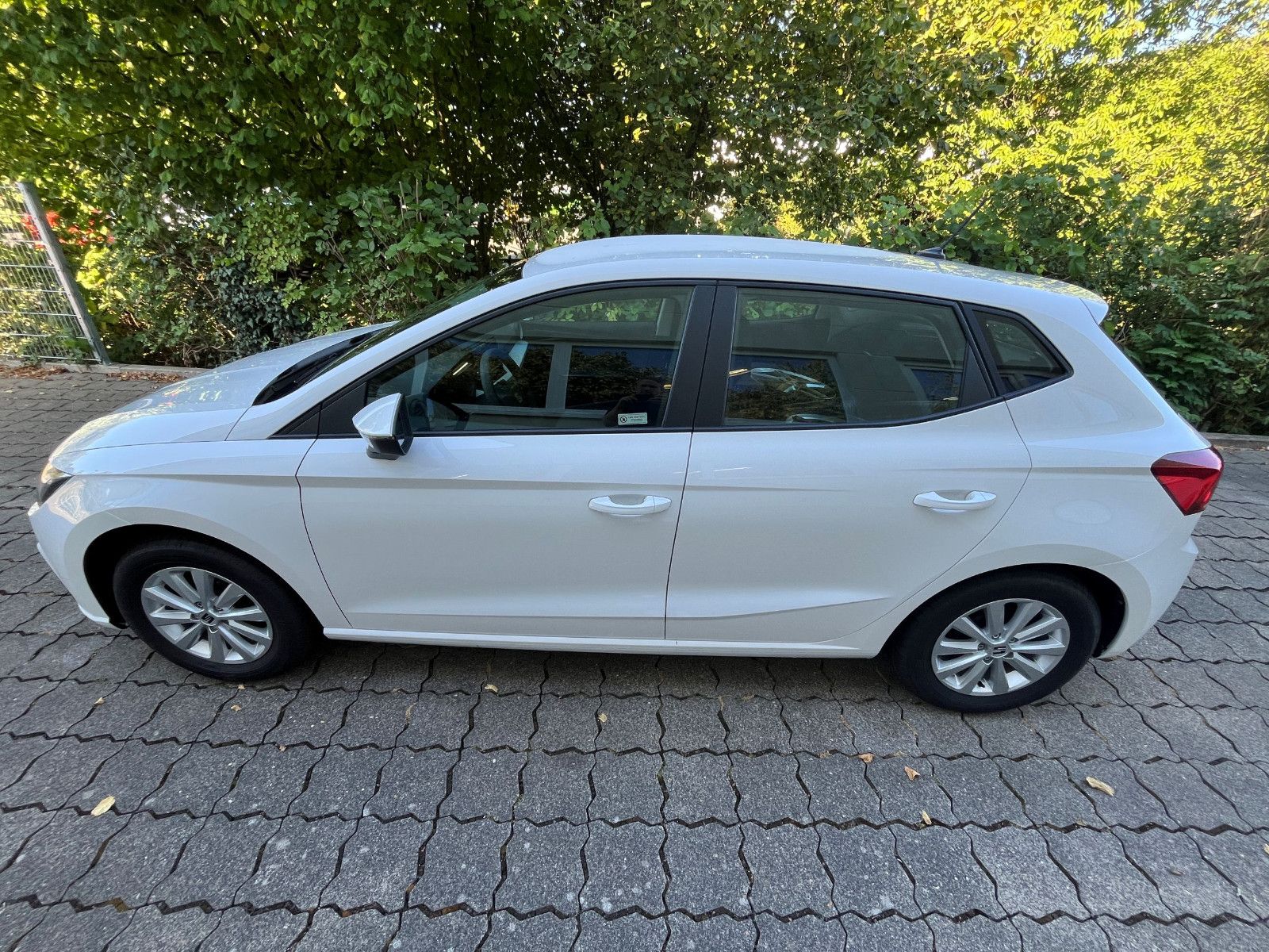 Fahrzeugabbildung SEAT Ibiza 1,0 TSI SHZ PDC LED ALU PDC FULL LINK MFL