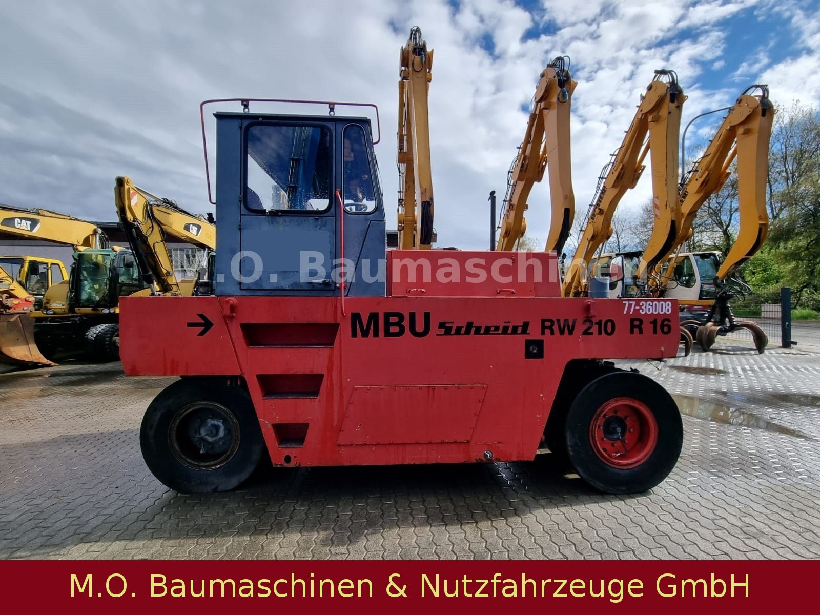 Fahrzeugabbildung Hamm MBU RW 210 - R 16 / Gummiradwalze /