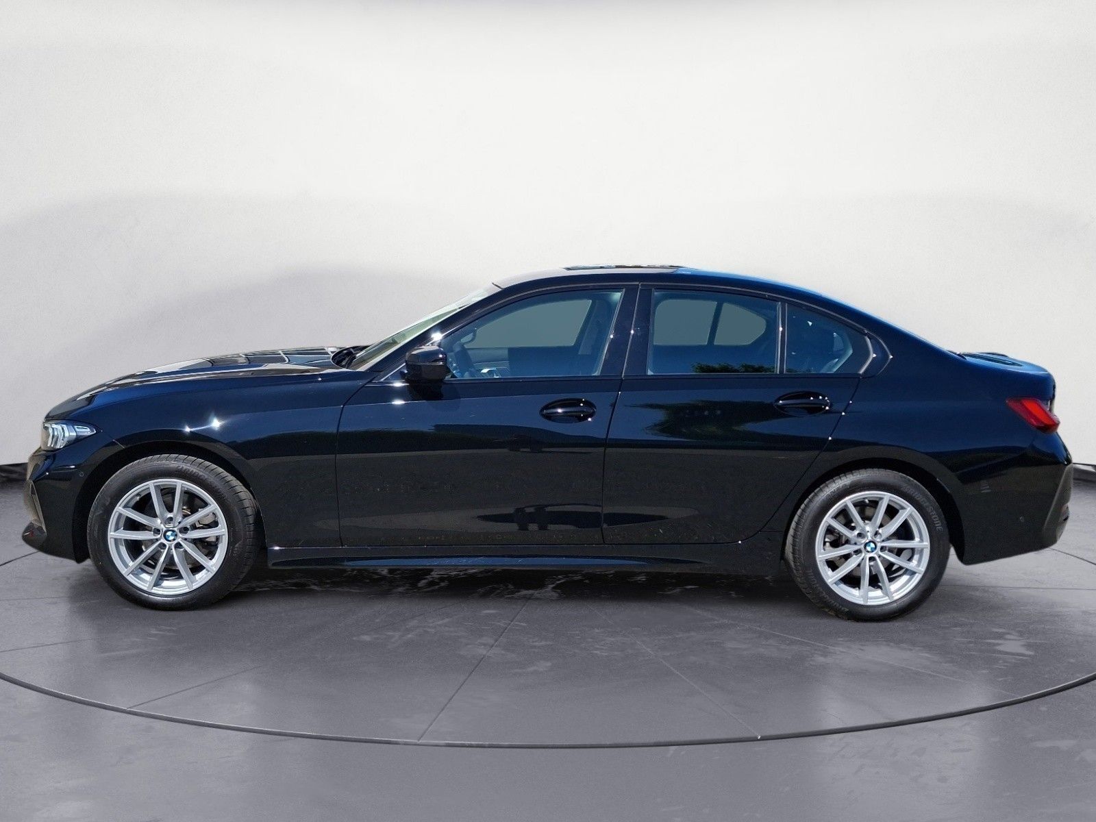 BMW 320d Automatik Navi Tempom.aktiv Bluetooth PDC M foto 3