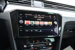 VW Passat Variant 2.0 TDI Business Navi AHK CarPlay VW Passat Variant 2.0 TDI Business Navi AHK CarPlay