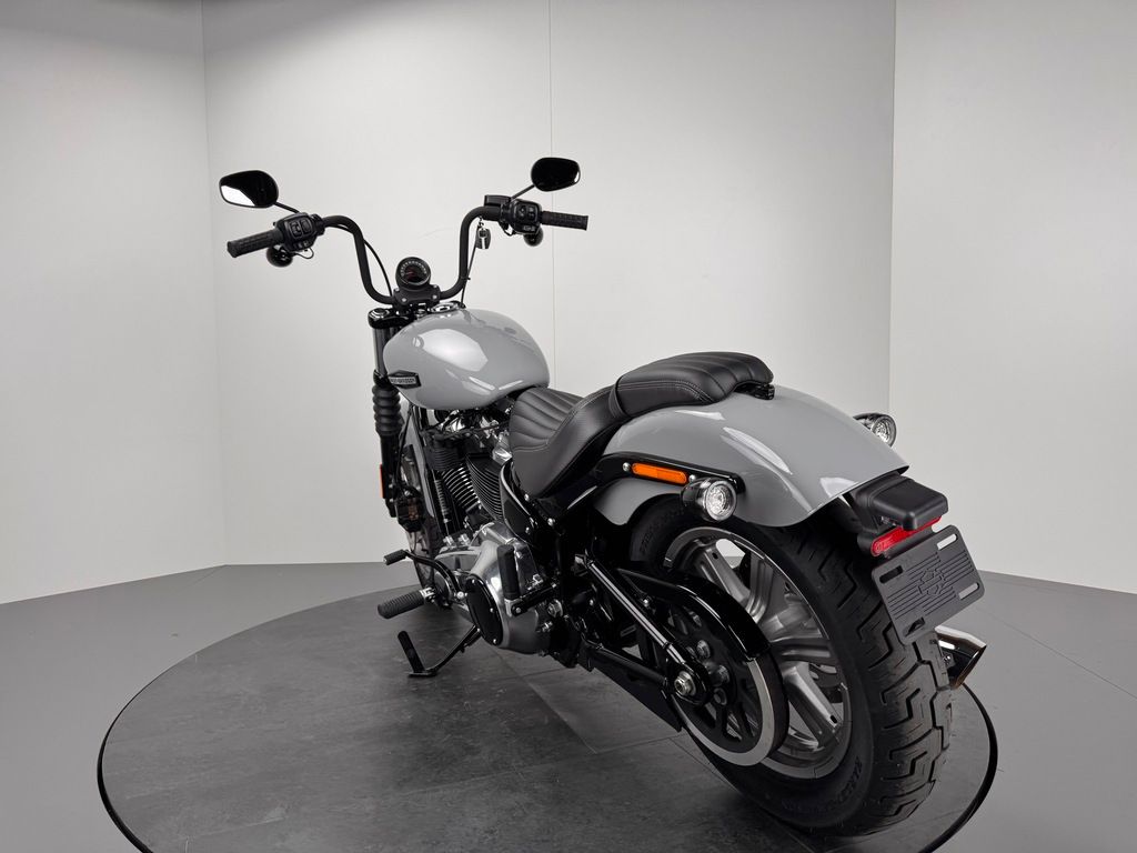 Fahrzeugabbildung Harley-Davidson STREET BOB 117 *NEUWERTIG