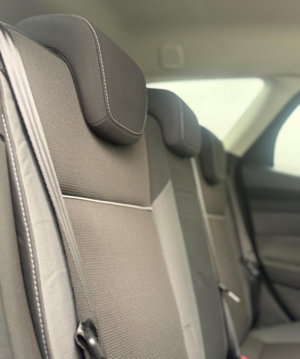 Ford Focus 2012 — photo 16