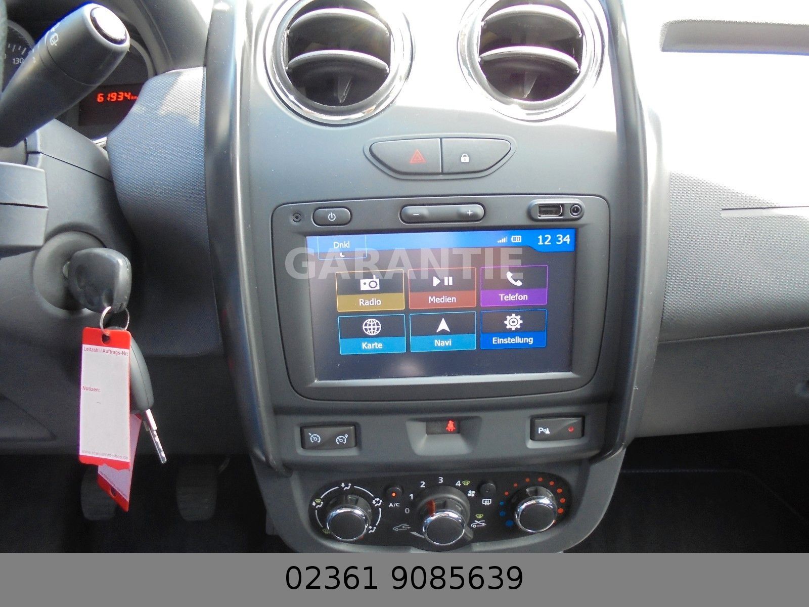 Fahrzeugabbildung Dacia Duster 1.6 Celebration 4x2 Klima/Navi/PDC/A H K/