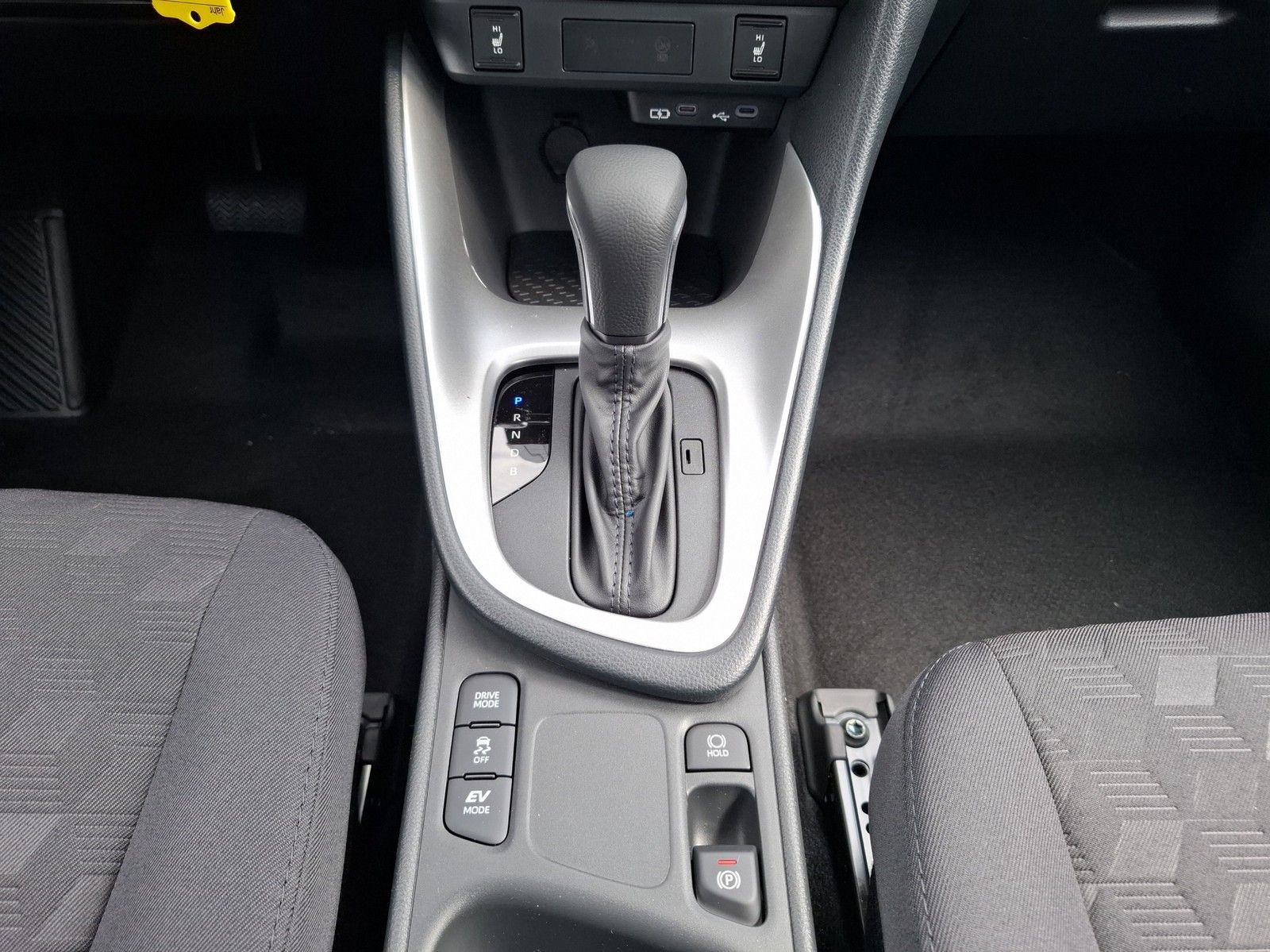 MAZDA 2 1.5 Hybrid Center-Line Automatik / Klima / Zen - Image 14