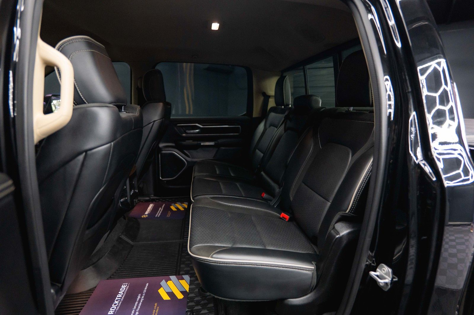 Fahrzeugabbildung Dodge RAM 5.7 V8 HEMI 4x4 LARAMIE Offroad Night LED