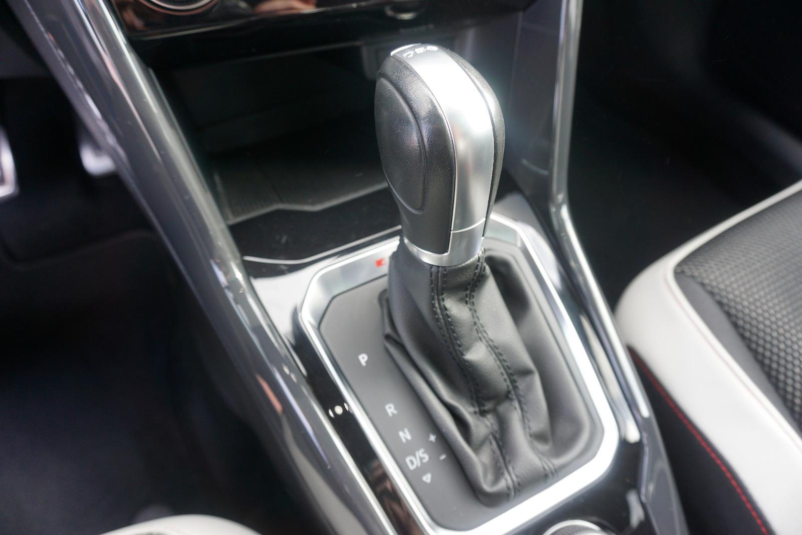 Volkswagen T-Roc 2.0 TSI Sport 4Motion DSG LED Navi Kamera