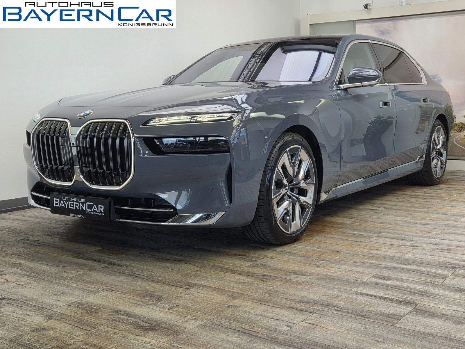 BMW 740d xDr Design Pure Excellence TV Lounge 21Zoll