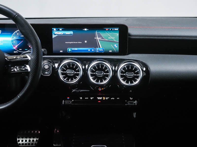 Fahrzeugabbildung Mercedes-Benz CLA 200 Coupé AMG Night Totwi. LED 360° KeyLess