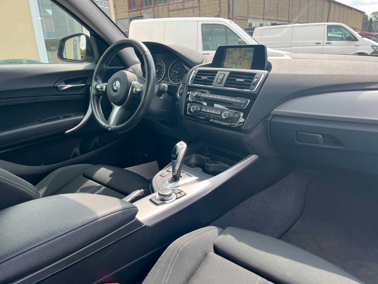 Fahrzeugabbildung BMW 120i 3-Türer Aut. SPORT LINE Navi LED HiFi 1.HAN