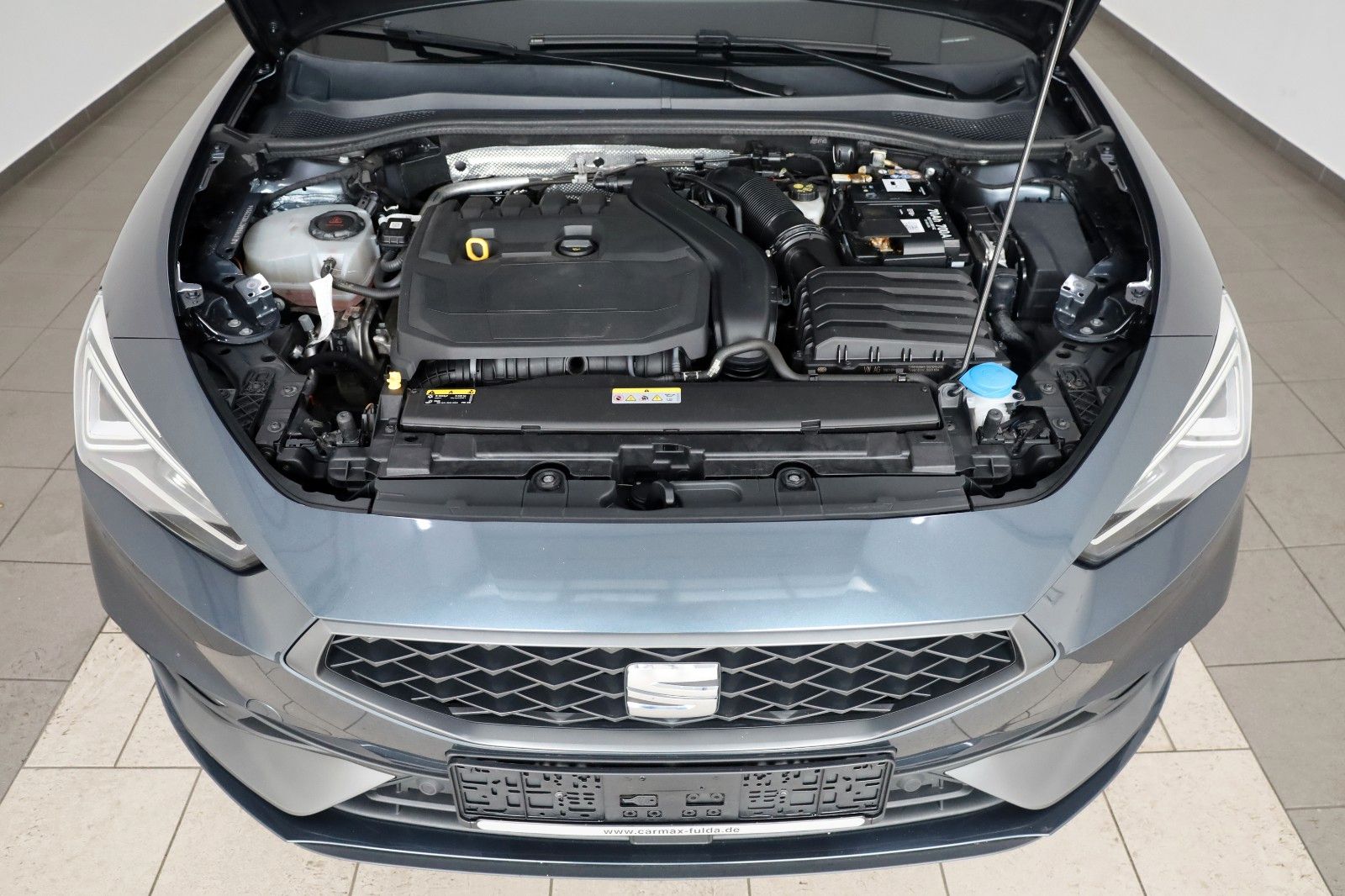 Fahrzeugabbildung SEAT Leon FR, Navi,LED,SH,Kamera,Panorama,ACC, SR+WR