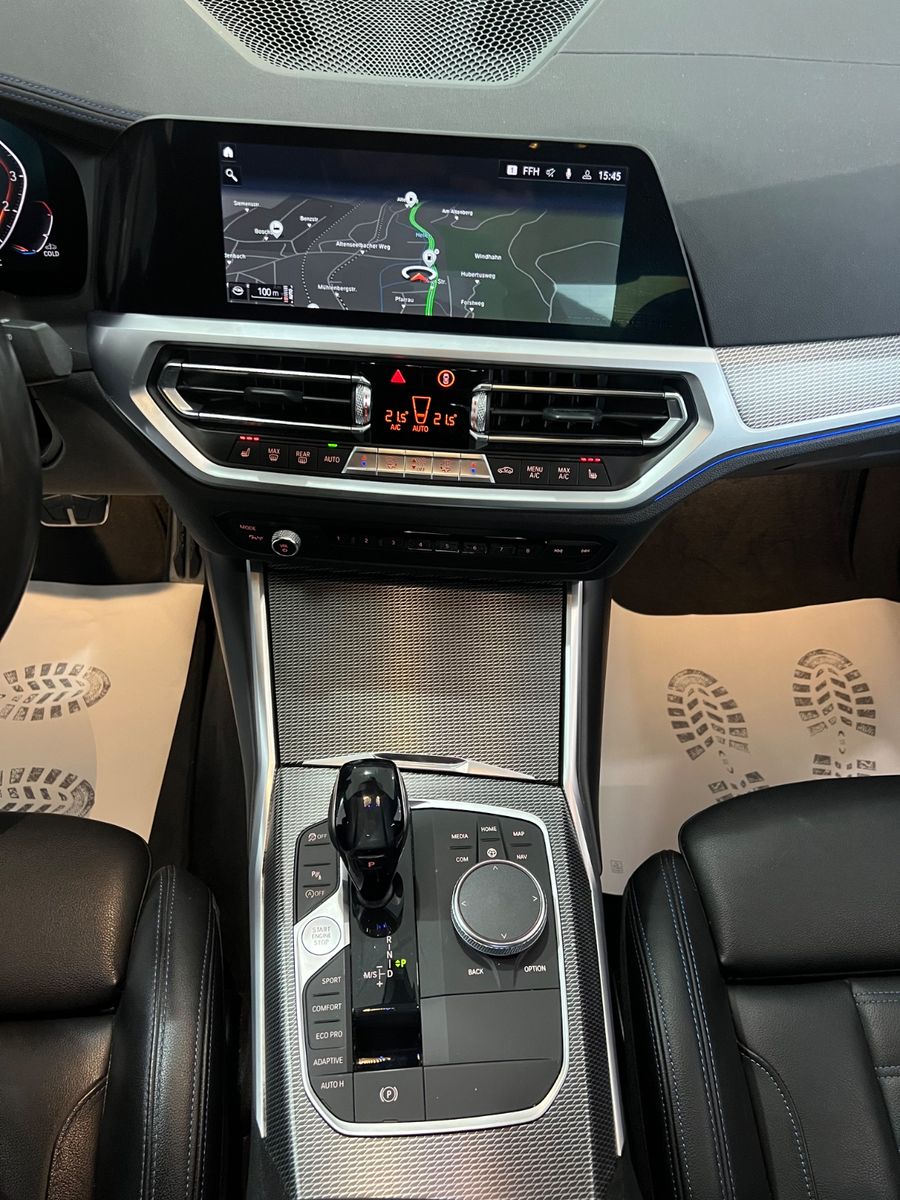 Fahrzeugabbildung BMW 330 i M Sport * Head-Up *Ambiente* LEDER *