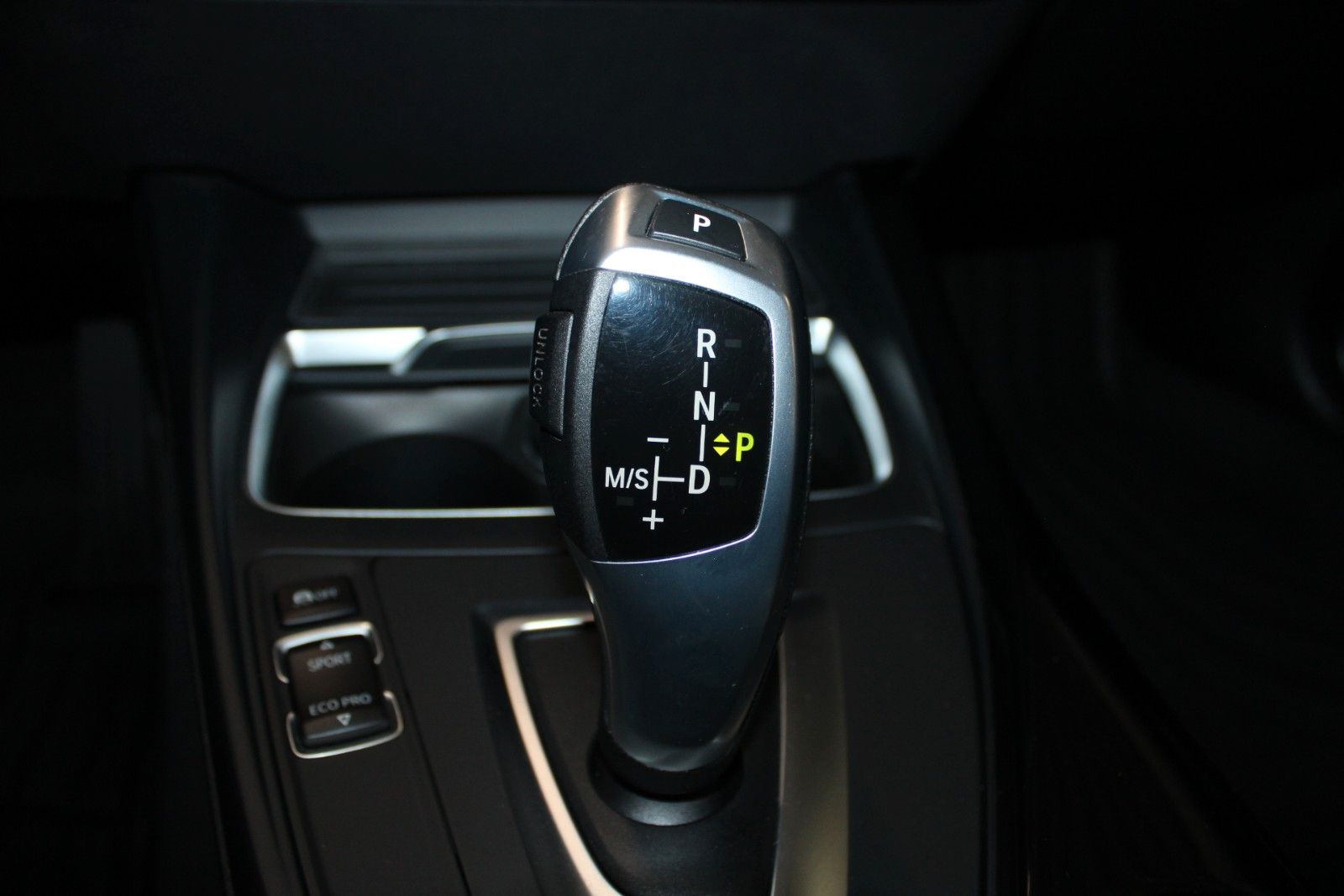 Fahrzeugabbildung BMW 220d xDrive Steptronic Coupé Advantage AHK uvm.