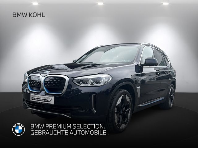 BMW iX3 Impressive Gestiksteuerung Parking Assistant