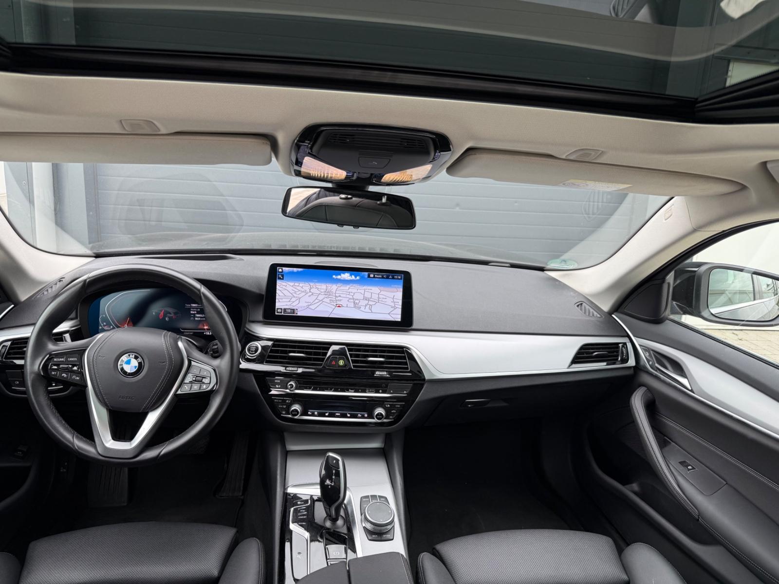 BMW 530 i Touring xDrive*AHK*PANORAMA*AMBIENTE*KAMER