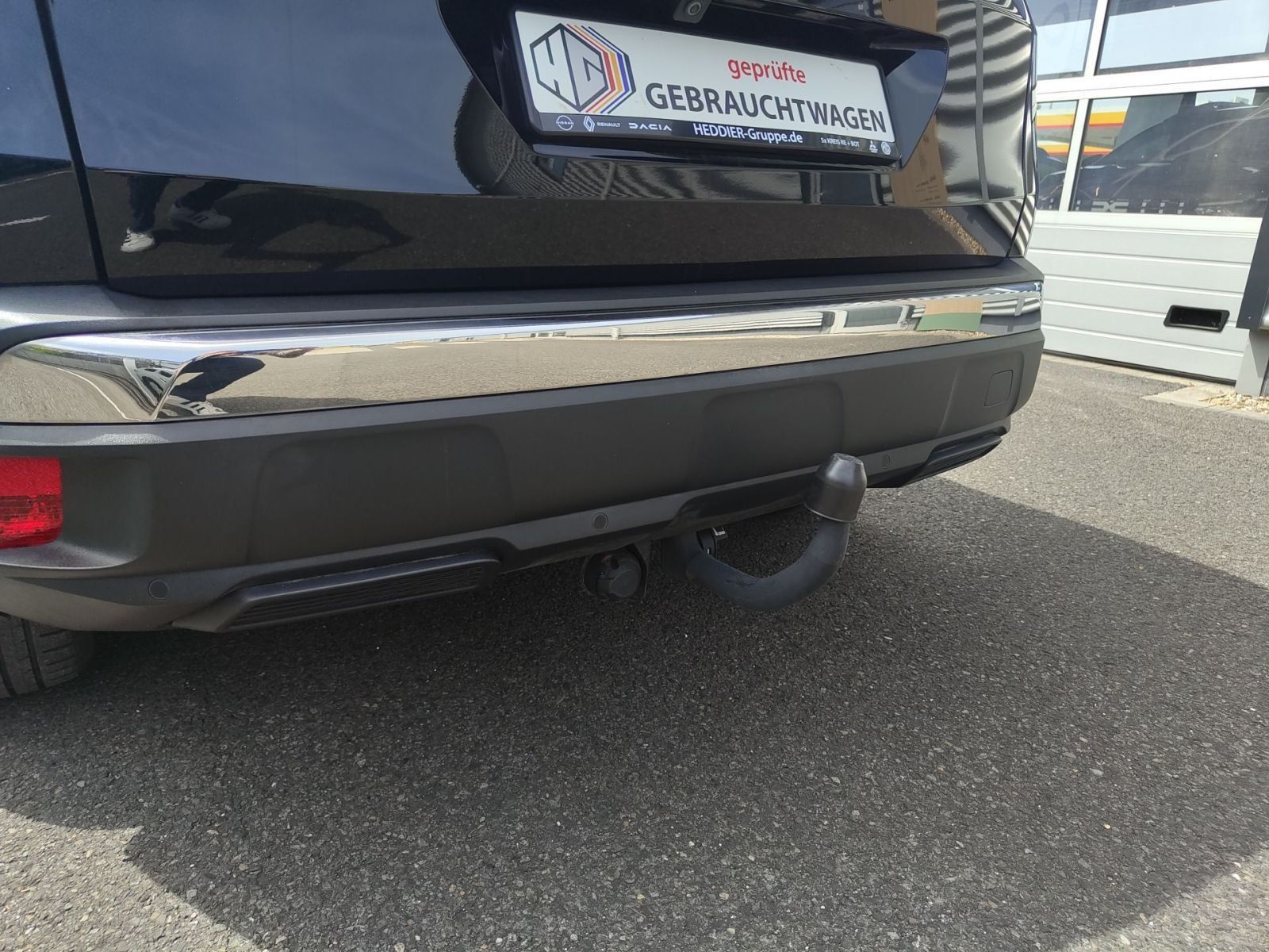 Fahrzeugabbildung Peugeot 3008 1.2 PureTech 130 Allure AHK