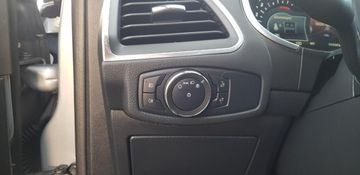 Fahrzeugabbildung Ford S-MAX Titanium