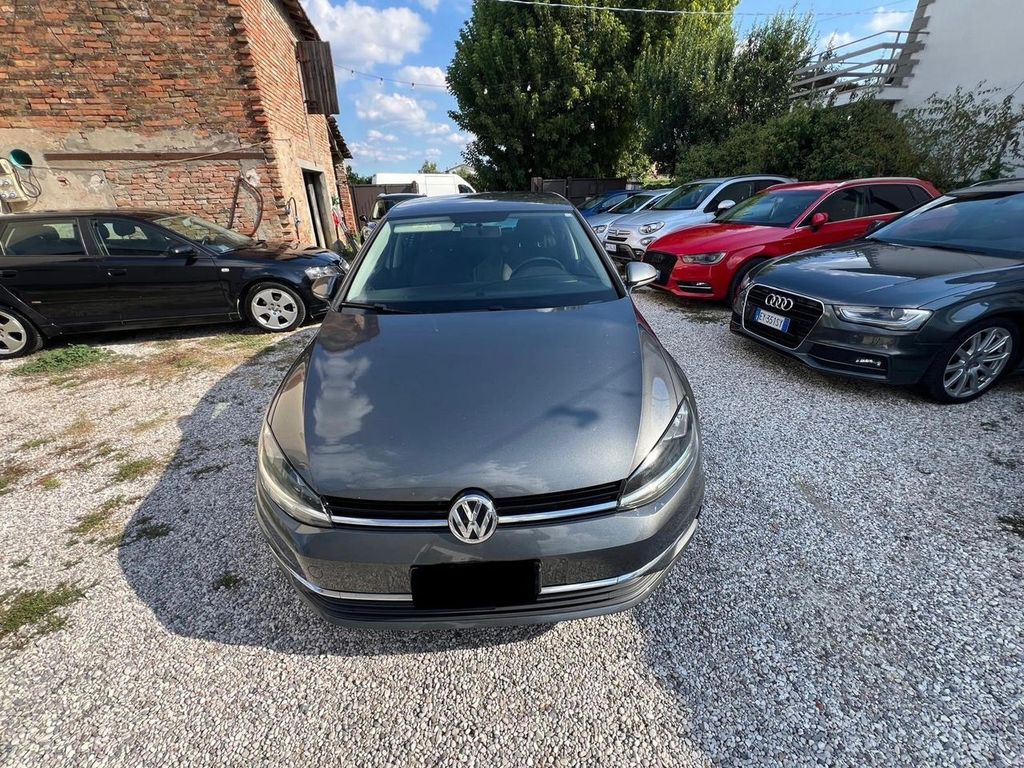 Image of Volkswagen Golf