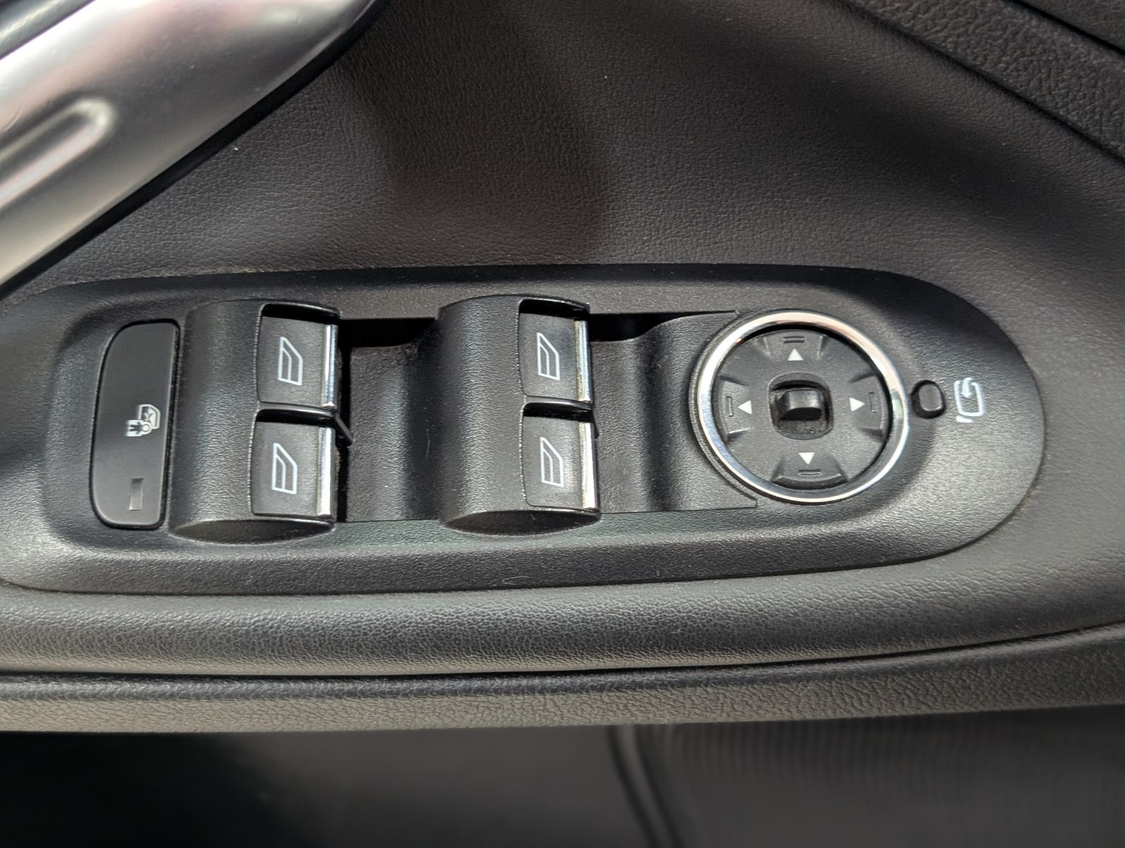 Fahrzeugabbildung Ford Galaxy Ghia 7-SITZ AHK PDC LEDER EURO5 KLIMA