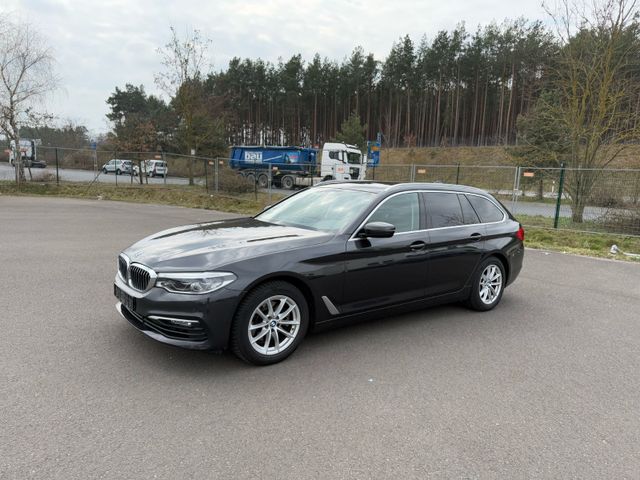 BMW 520i Touring A/Panorama/Kamera/Xenon