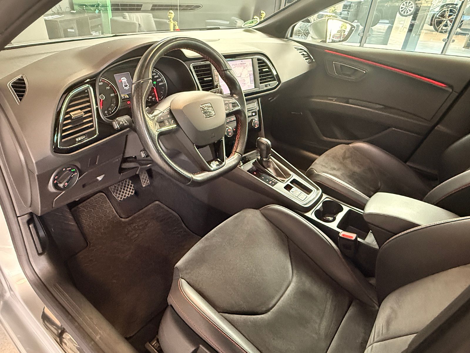 Fahrzeugabbildung SEAT Leon ST FR//ACC/LED/PANORAMA/APPLE-CAR/KAMERA