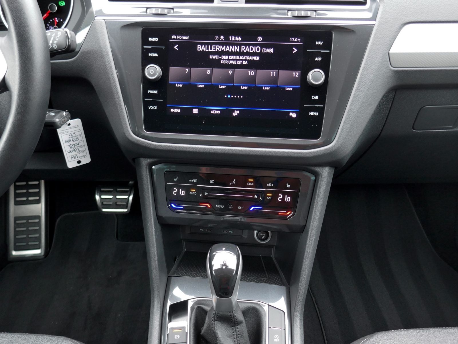 Fahrzeugabbildung Volkswagen Tiguan Move 1.5 TSI DSG | LED RFK ACC Navi