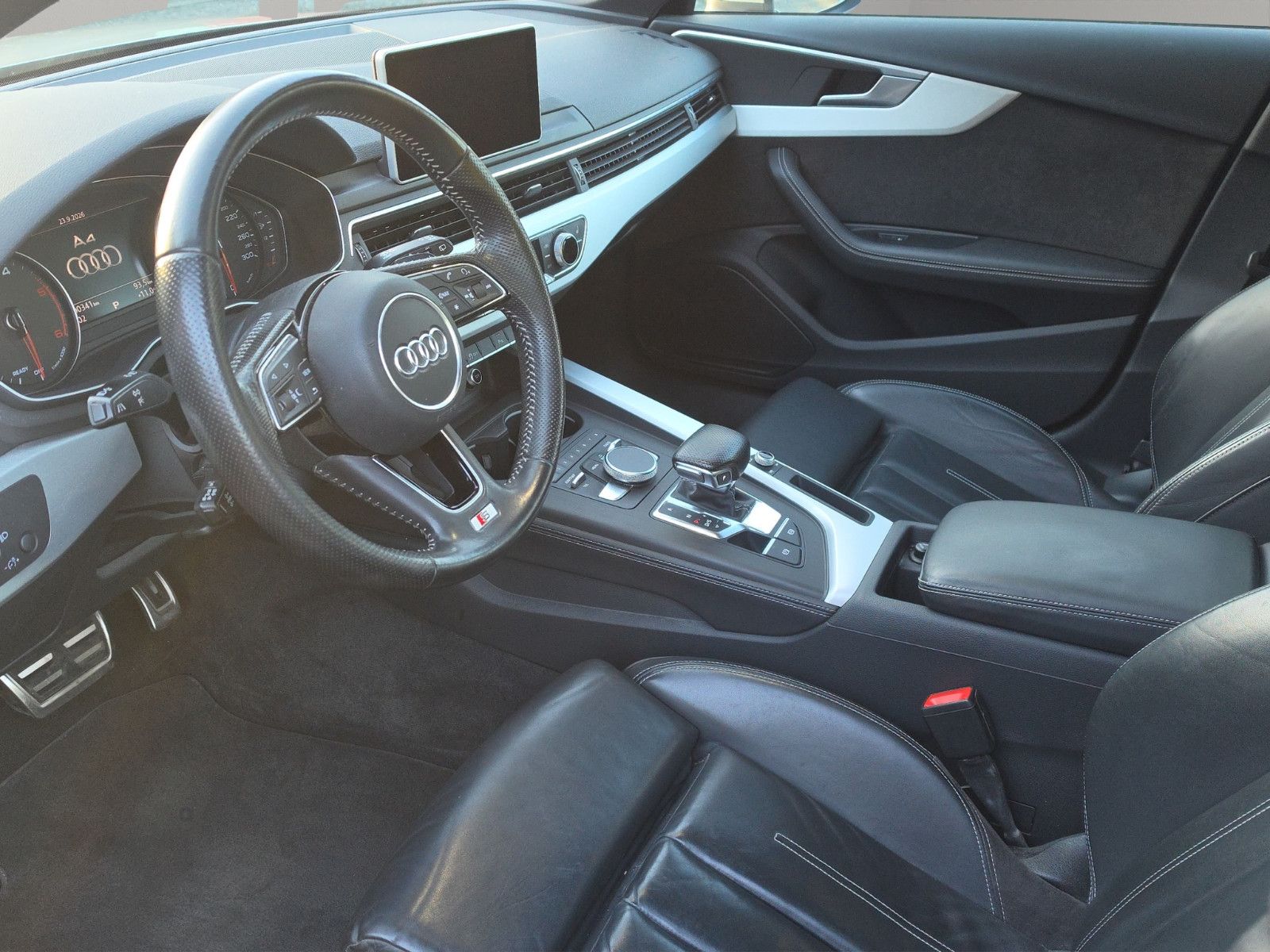 Fahrzeugabbildung Audi A4 AVANT SPORT S-LINE AUTOMATIK AUS 1.HAND