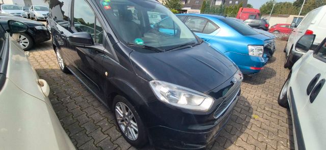 Ford Tourneo Courier 1.5 TDCi 55kW Titanium