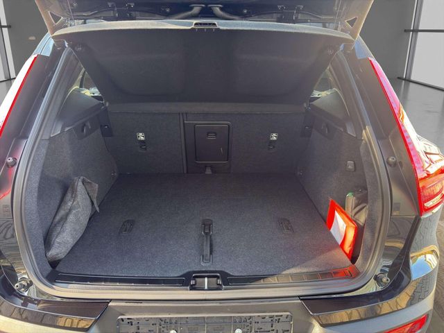 Volvo XC40 Plus Dark B4 Mild-Hybrid