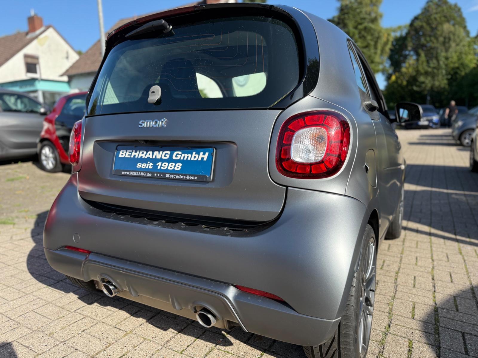 Smart ForTwo BRABUS*JBL*PANORAMA*KAMERA*NAVI*AMBIENTE*