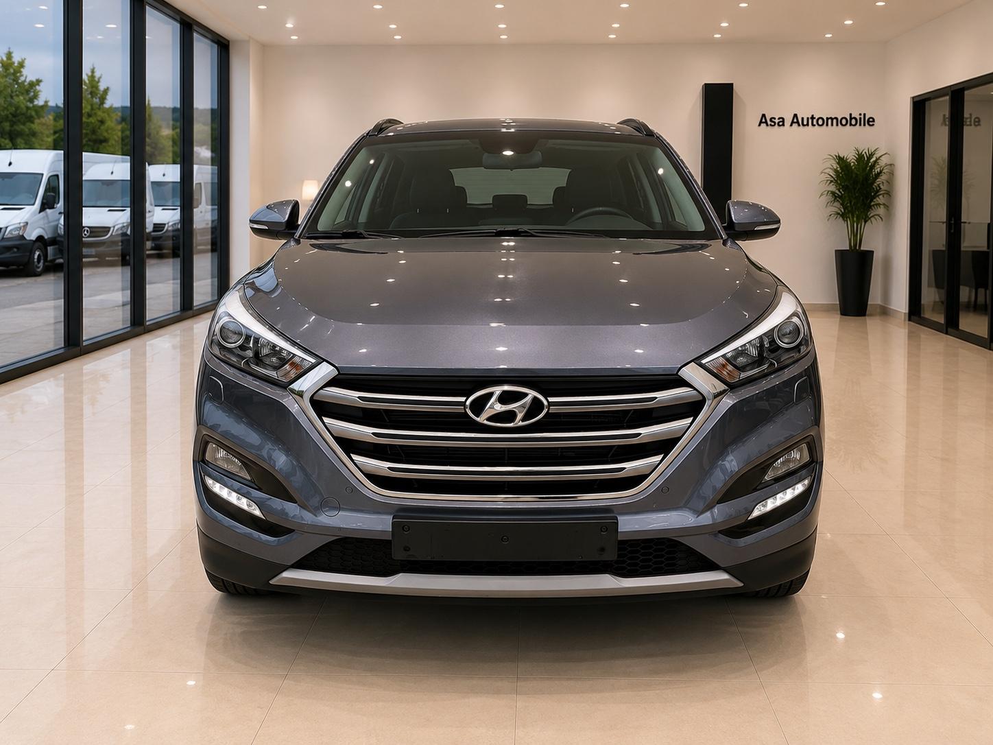Hyundai Tucson  4WD Allrad Panorama  Leder 8 x Bereift
