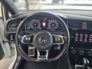 Fahrzeugabbildung Volkswagen Golf VII GTI Performance DSG NAVI LED Virtual