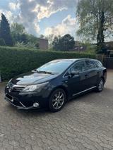 Toyota Avensis Combi 2,2-l-D-4D Automatik Executive... - Toyota Avensis in Düsseldorf