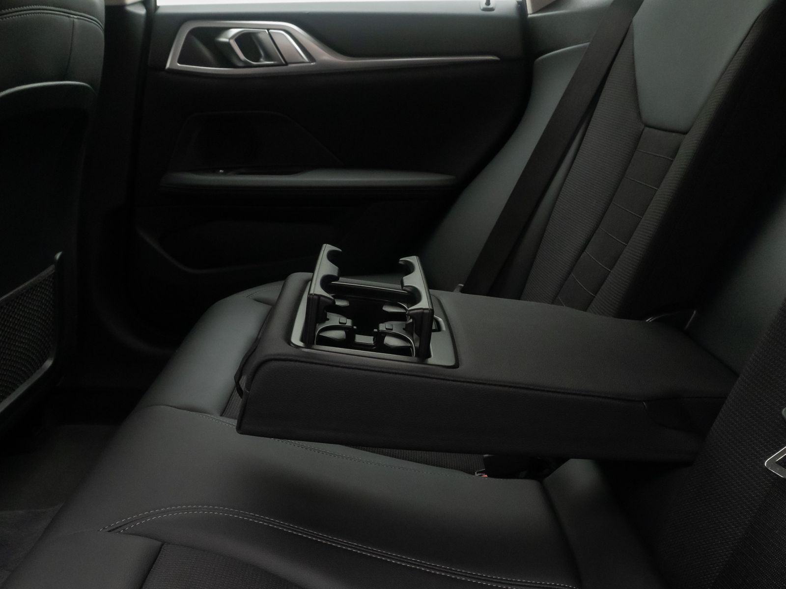 Fahrzeugabbildung BMW 420 Gran Coup&eacute; DAB Kamera Standheizung Sport