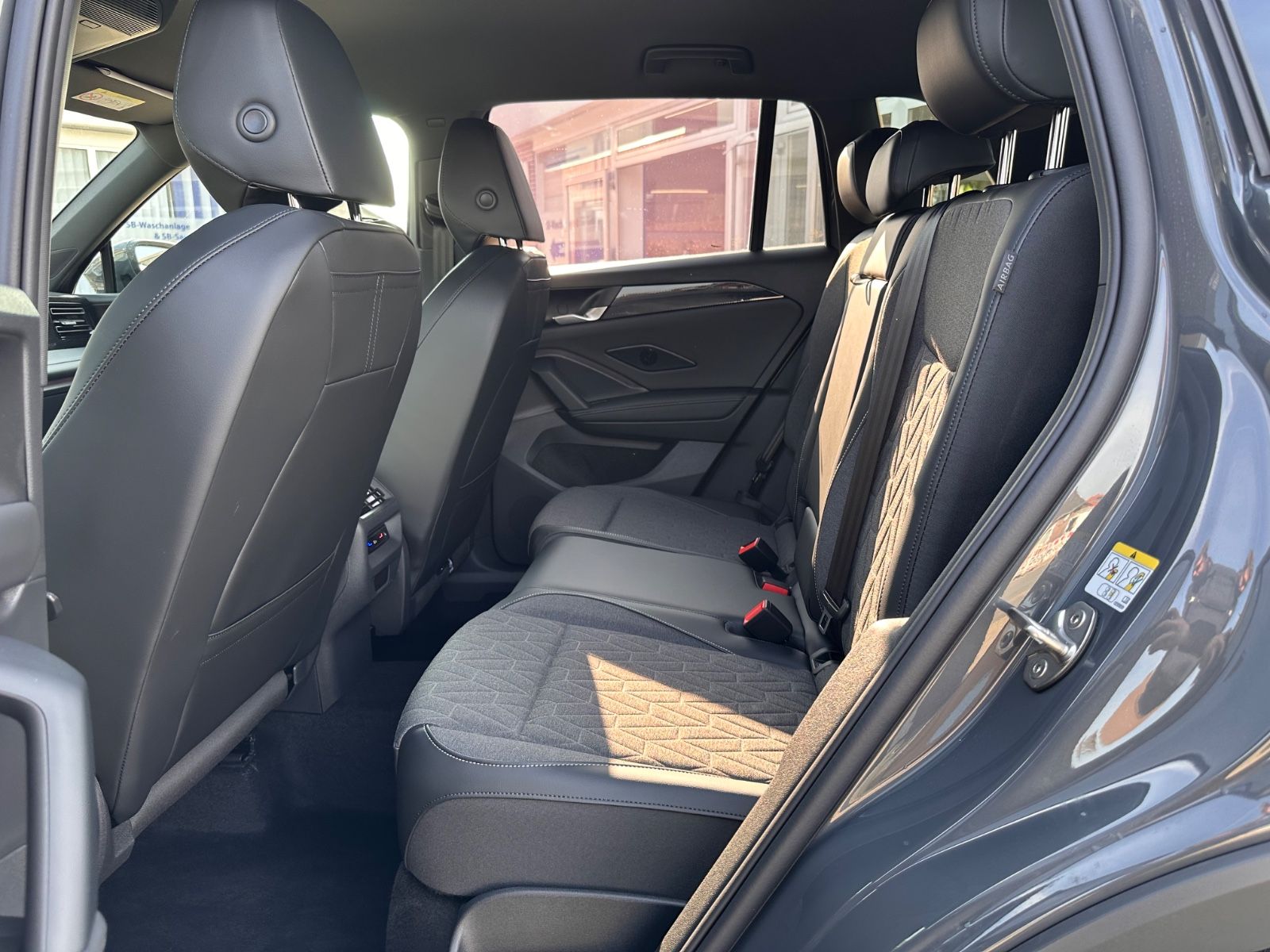 Fahrzeugabbildung Volkswagen Tiguan Life 1.5 e-Hybrid DSG ACC/APP/PDC/LED+