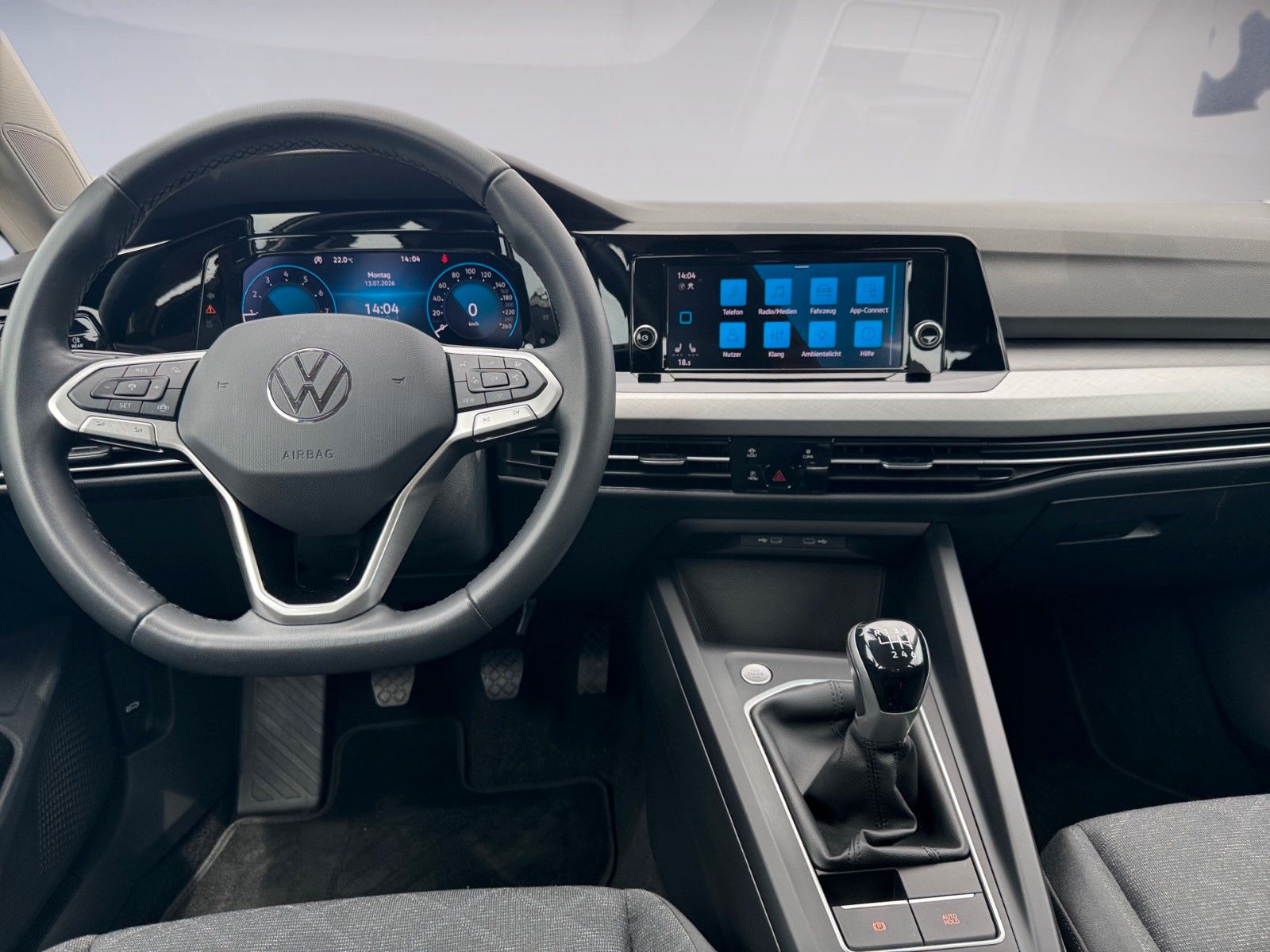 Fahrzeugabbildung Volkswagen Golf VIII Lim. Life 1.5 TSI