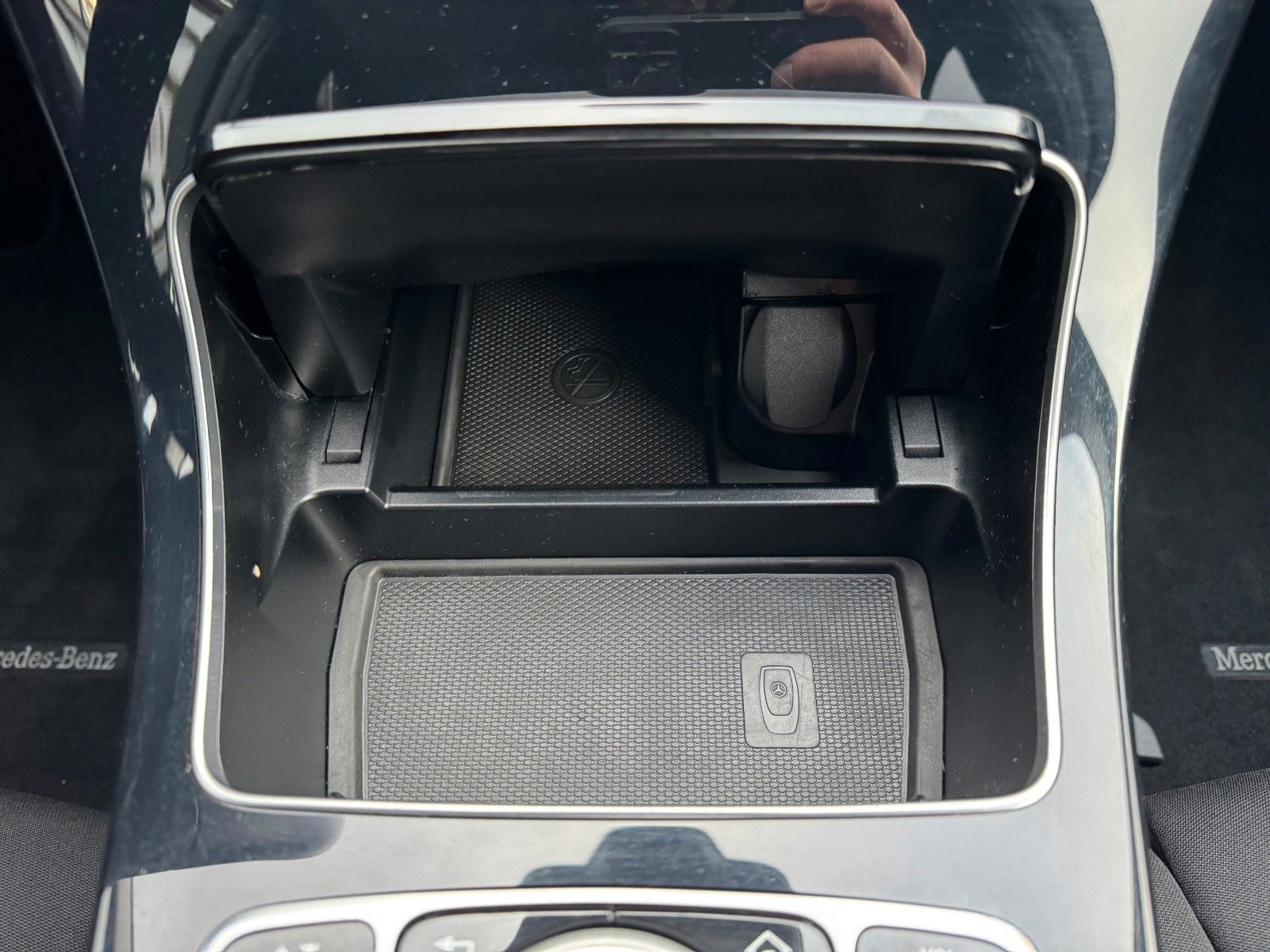 Fahrzeugabbildung Mercedes-Benz C 180d T LED+RKamera+SHZ+DAB