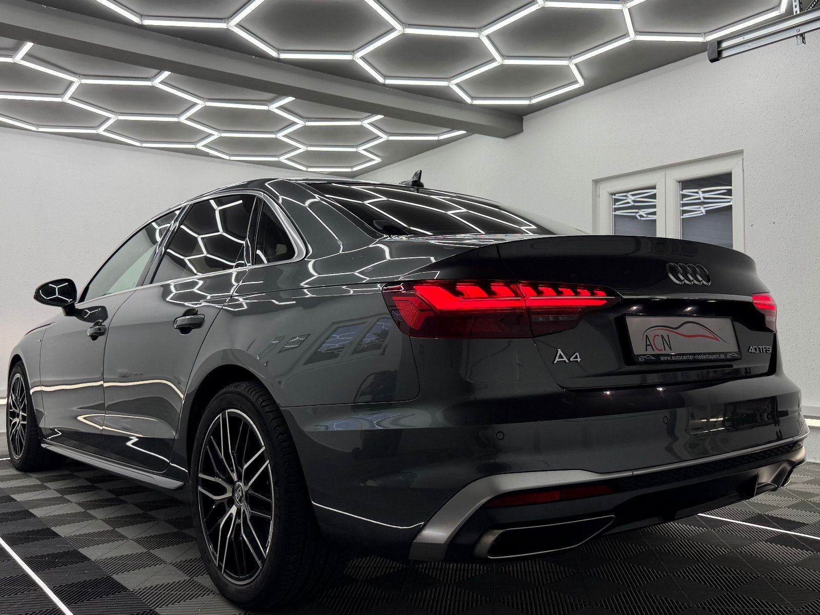Fahrzeugabbildung Audi A4 Lim. 40 TFSI S LINE/VRTL COCKPIT+/MASSAGE