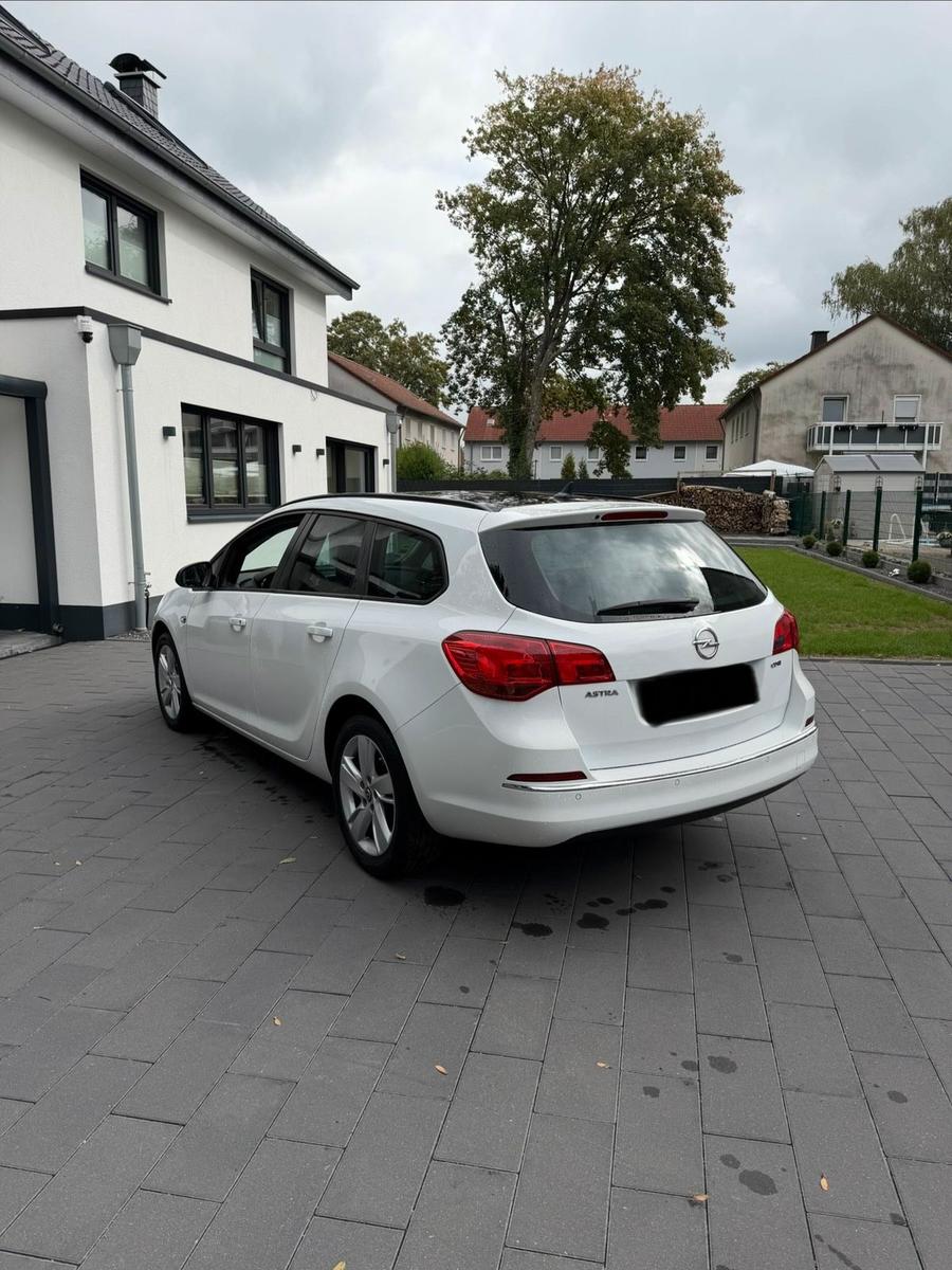Opel Astra 2015 — engine 136 HP (100kW)