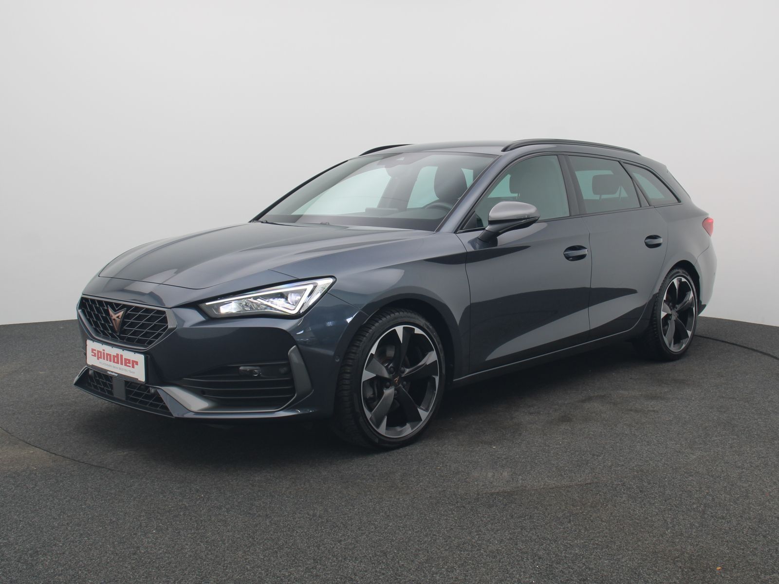 Cupra Leon ST 2.0 TSI DSG Navi FullLink LED RFK foto 2