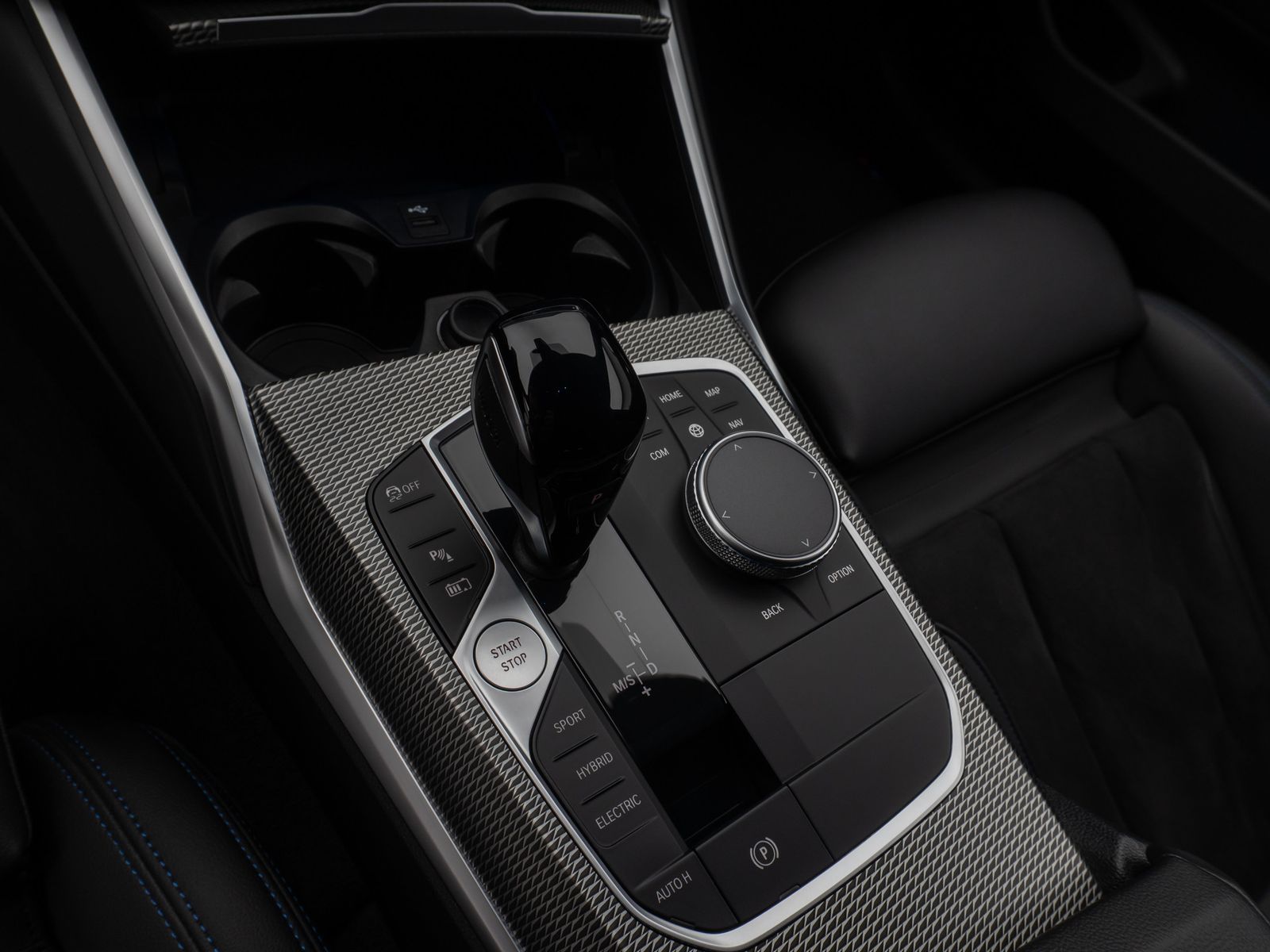 Fahrzeugabbildung BMW 330e  M Sport Kamera DAB HiFi DrivAssist 19Zoll