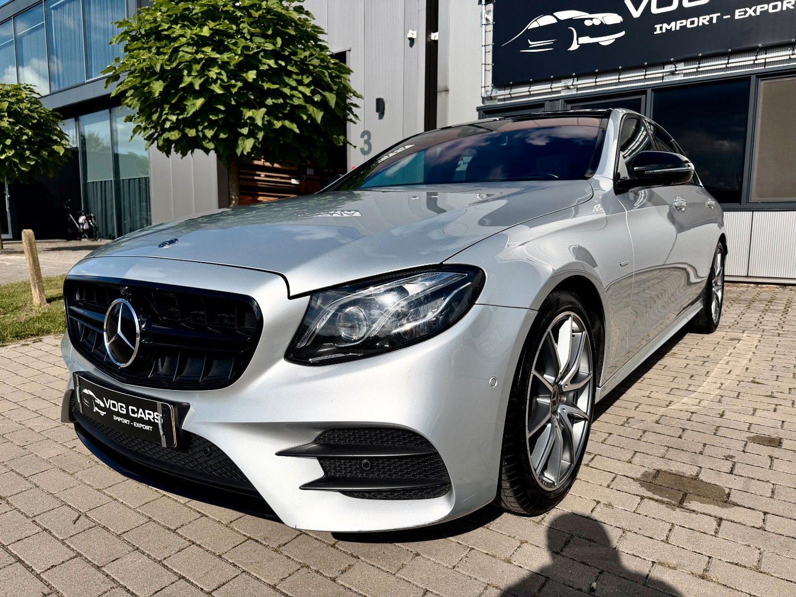 Mercedes-Benz E 200 Limousine AMG VOLL*