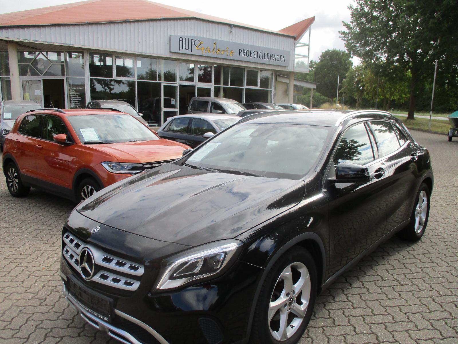 Mercedes-Benz GLA 180 URBAN AUTOM SITZH KLIMA NAVI ALU 2.HAND